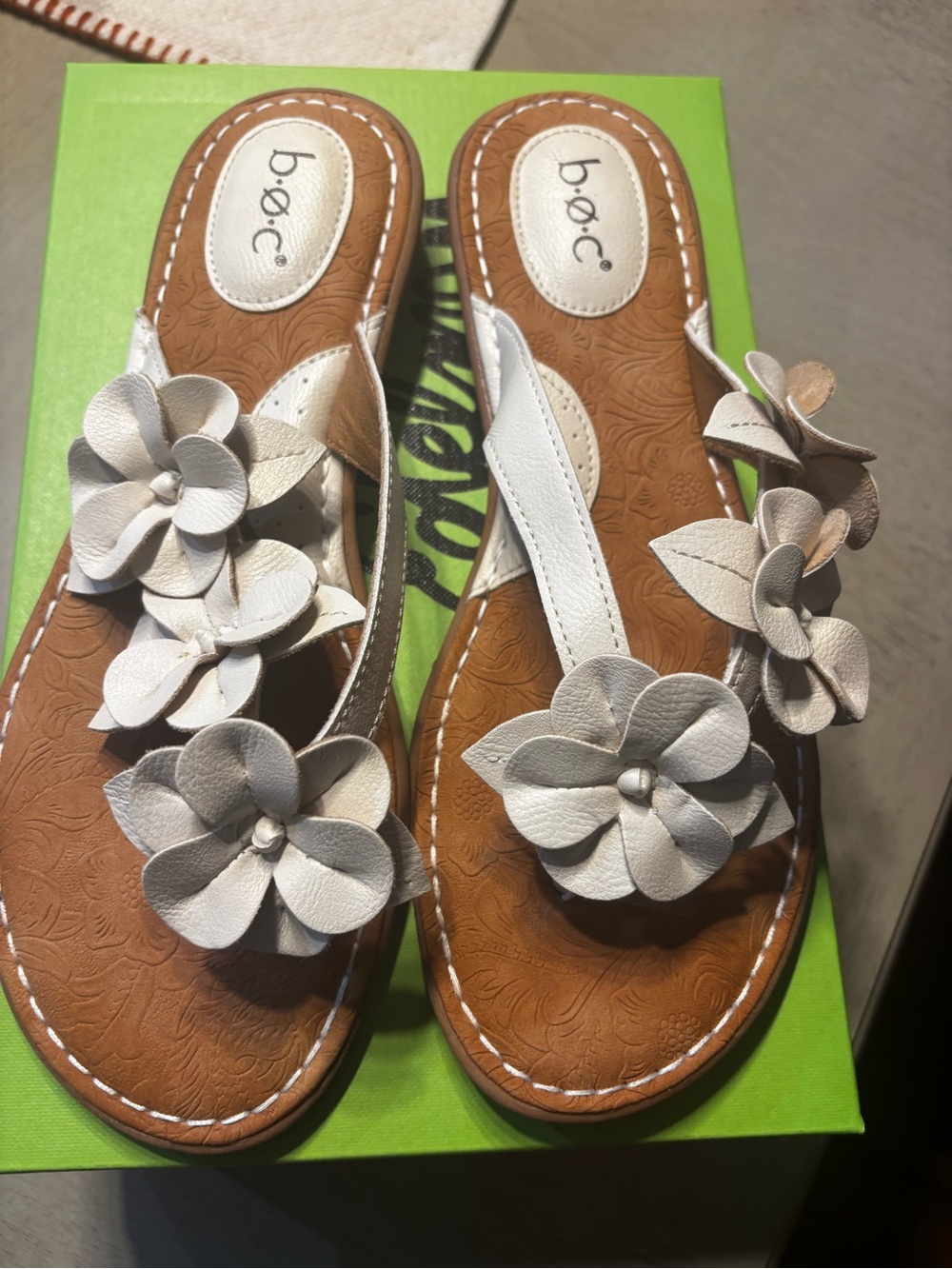 b.o.c. Leather Floral Thong Sandals in Cream